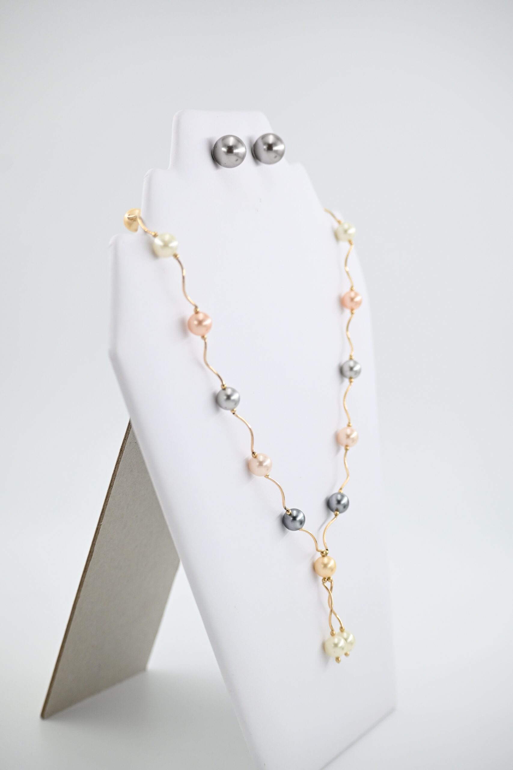 14K Yellow Gold and Cultured Pearl Lariet Style Necklace - Image 2
