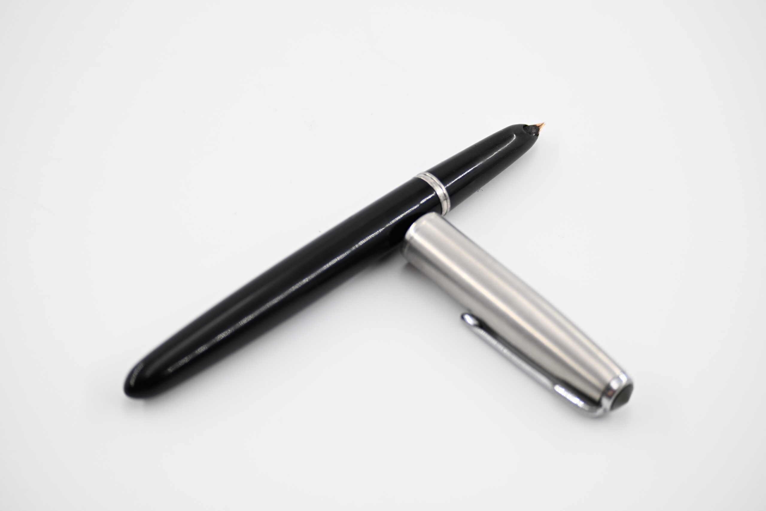 Vintage Parker 51 Fountain Pen in Black with Lustraloy Stainless Steel Cap - Image 2