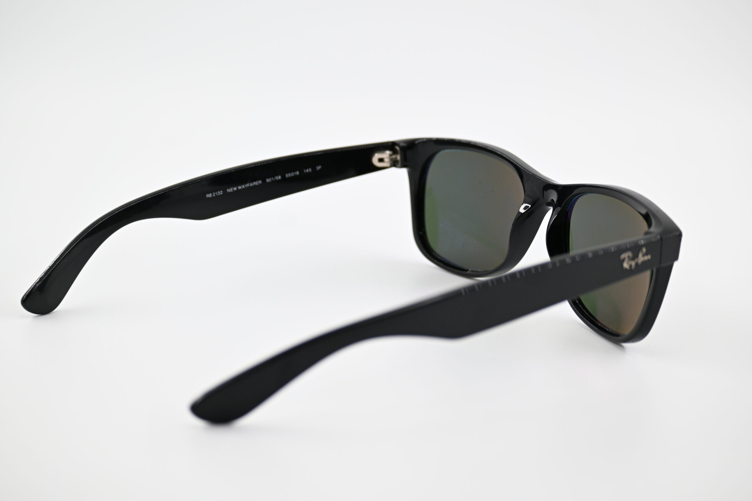 Ray-Ban New Wayfarer Black Polarized Sunglasses with G-15 Green Lenses - Image 5
