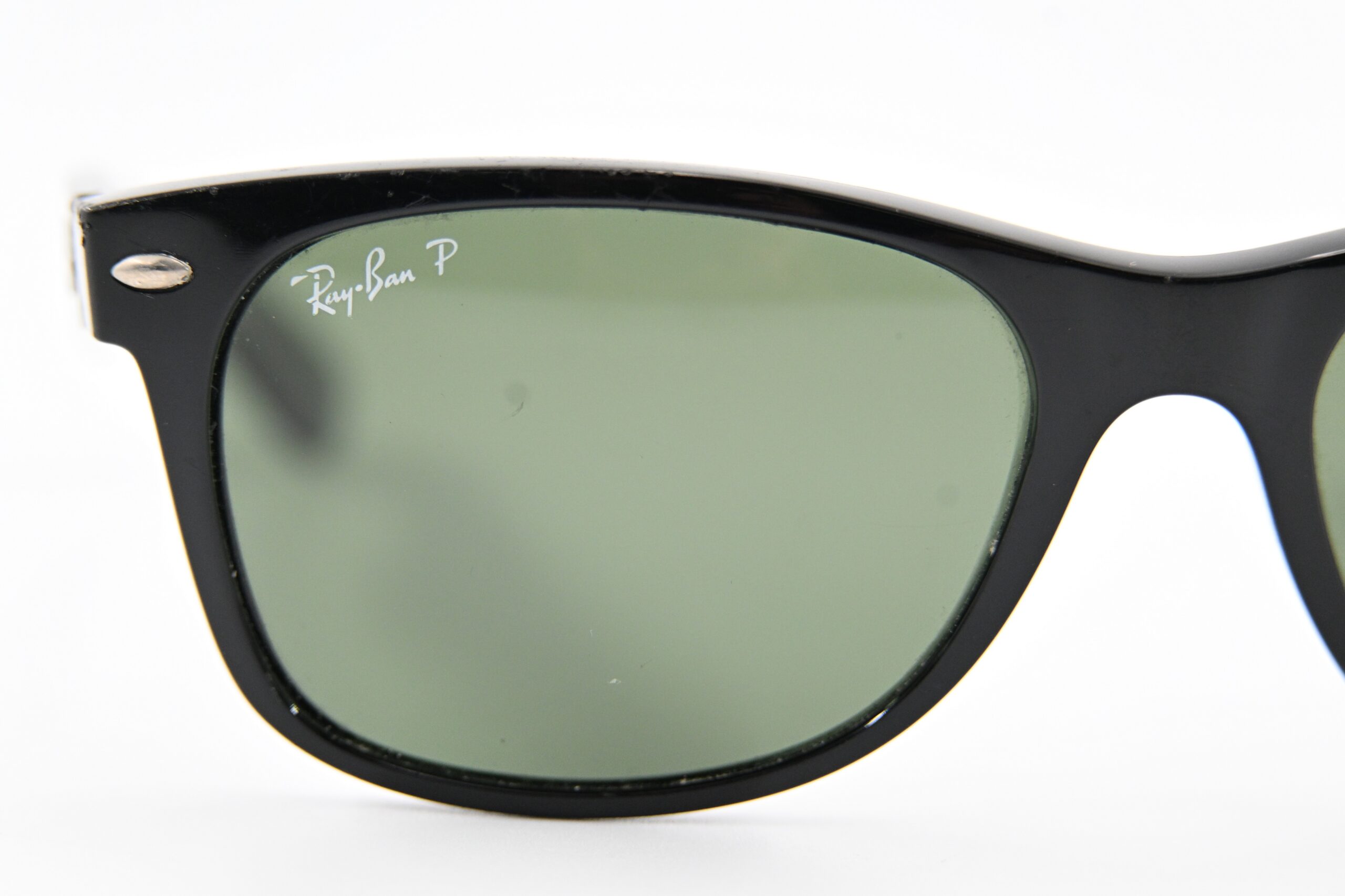 Ray-Ban New Wayfarer Black Polarized Sunglasses with G-15 Green Lenses - Image 7