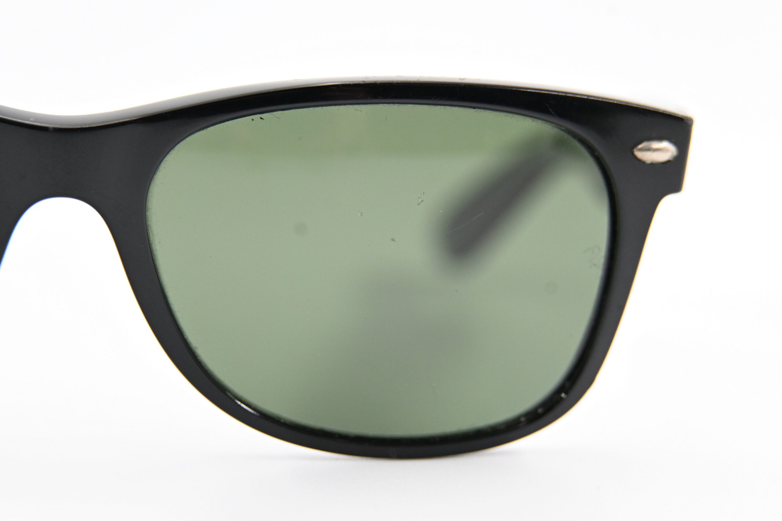 Ray-Ban New Wayfarer Black Polarized Sunglasses with G-15 Green Lenses - Image 8