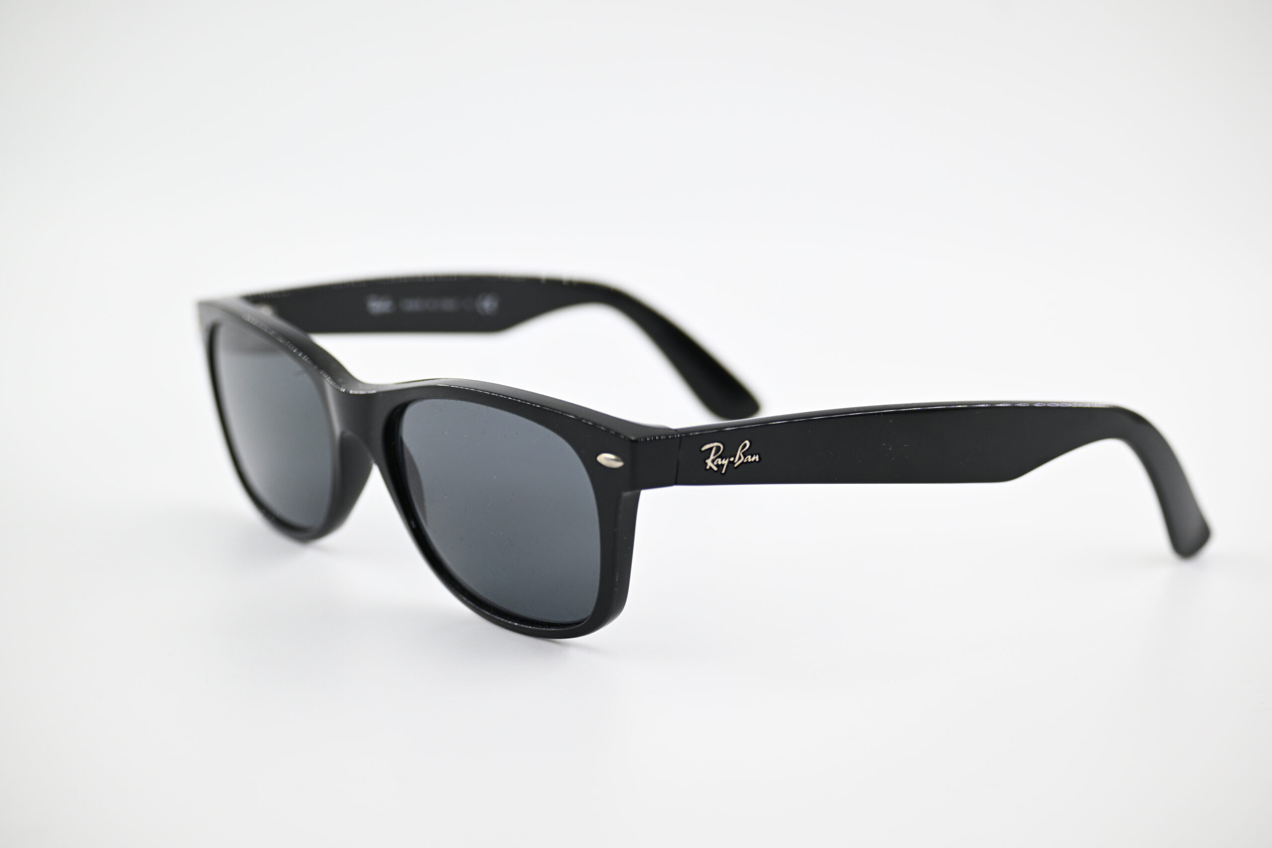 Ray-Ban New Wayfarer Black Sunglasses with Blue-Grey Tinted Lenses - Image 2