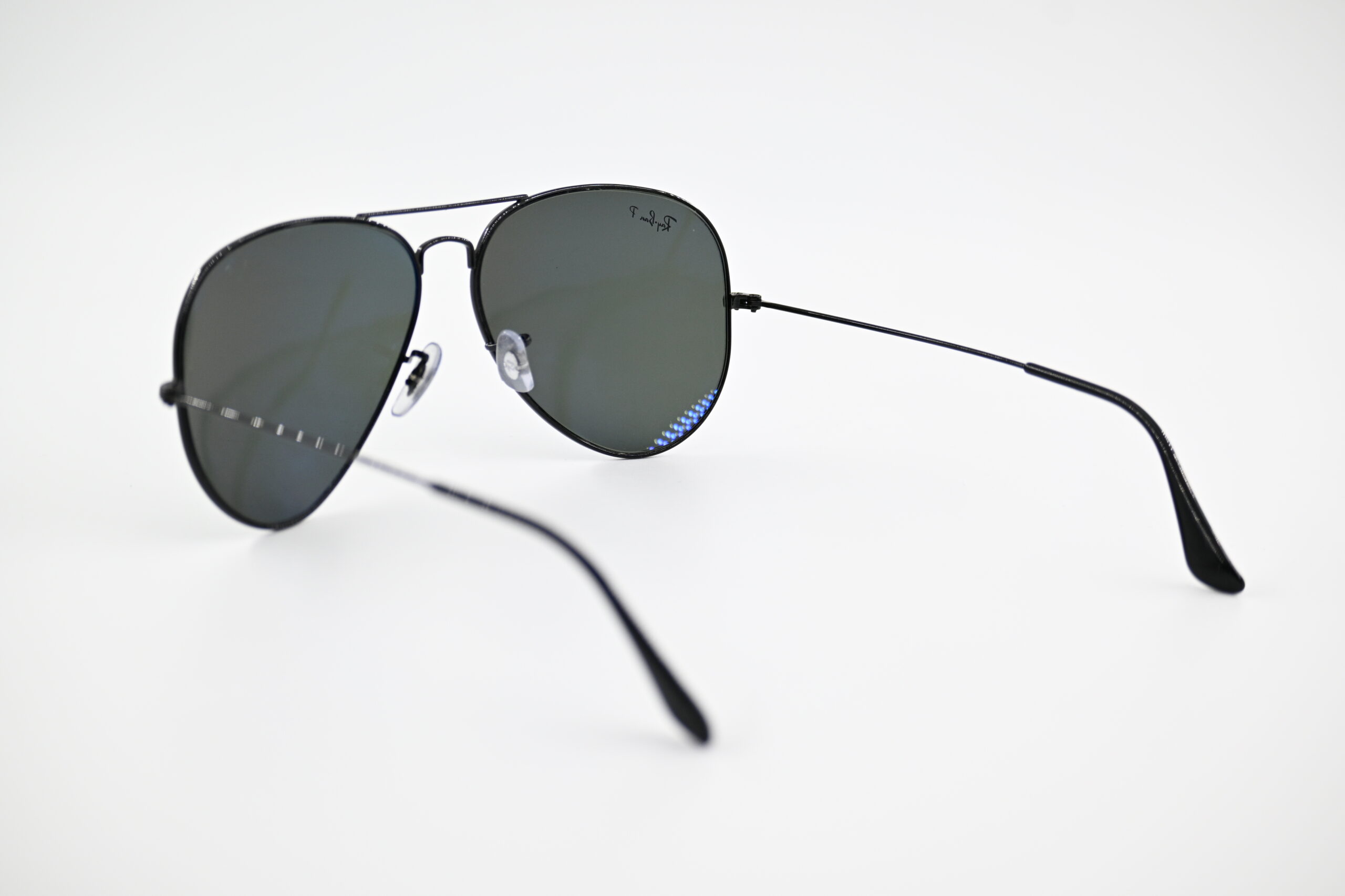 Ray-Ban Aviator Classic Black Polarized Sunglasses with Green Lenses - Image 3