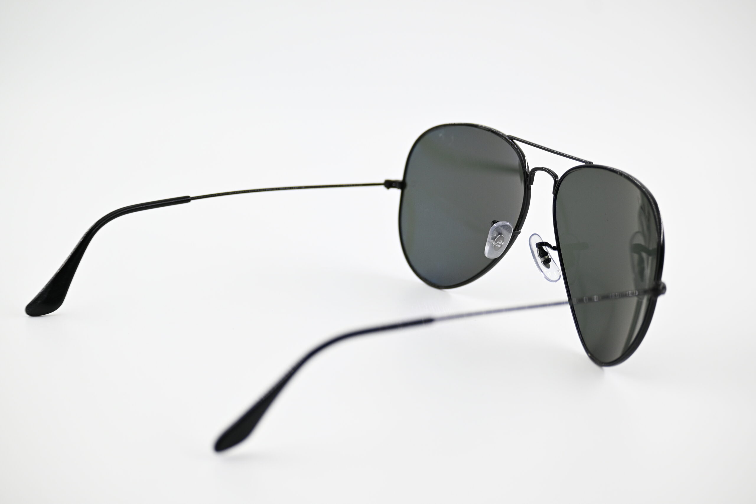 Ray-Ban Aviator Classic Black Polarized Sunglasses with Green Lenses - Image 5