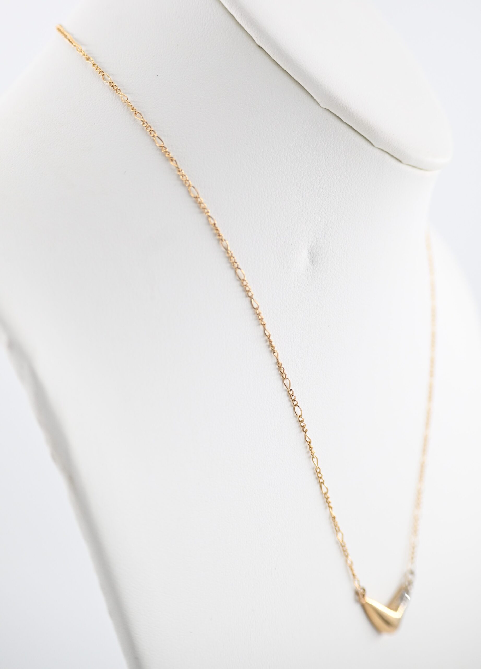 14K Yellow Gold V-Shape Chevron Pendant Necklace with Diamond Accents - Image 4