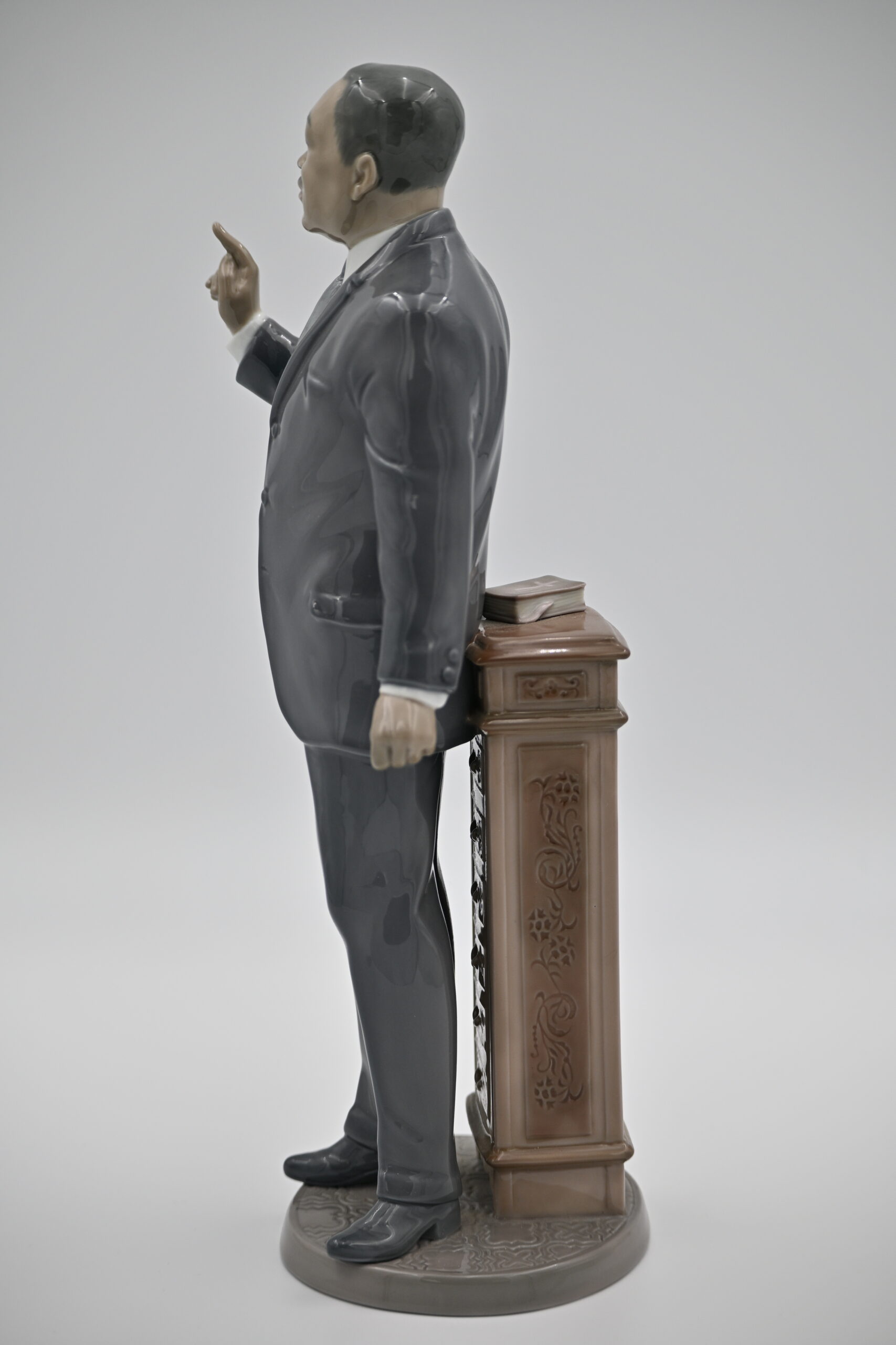 Lladro Dr. Martin Luther King Jr. Porcelain Figurine Hand Made in Spain 1993 - Image 4