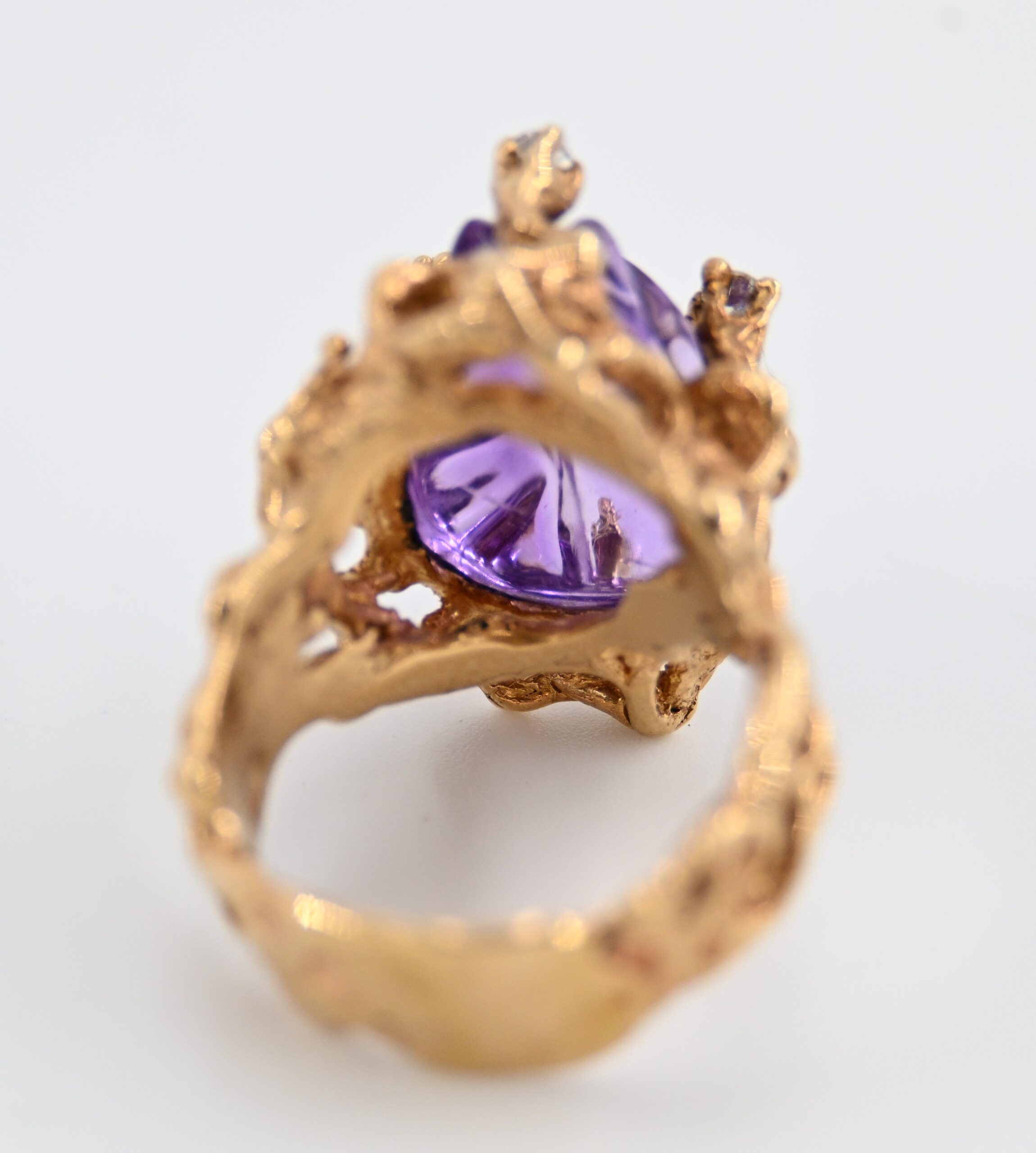 14K Gold Brutalist Artist Signed-Carved Amethyst & Diamond Cocktail Ring - Image 4