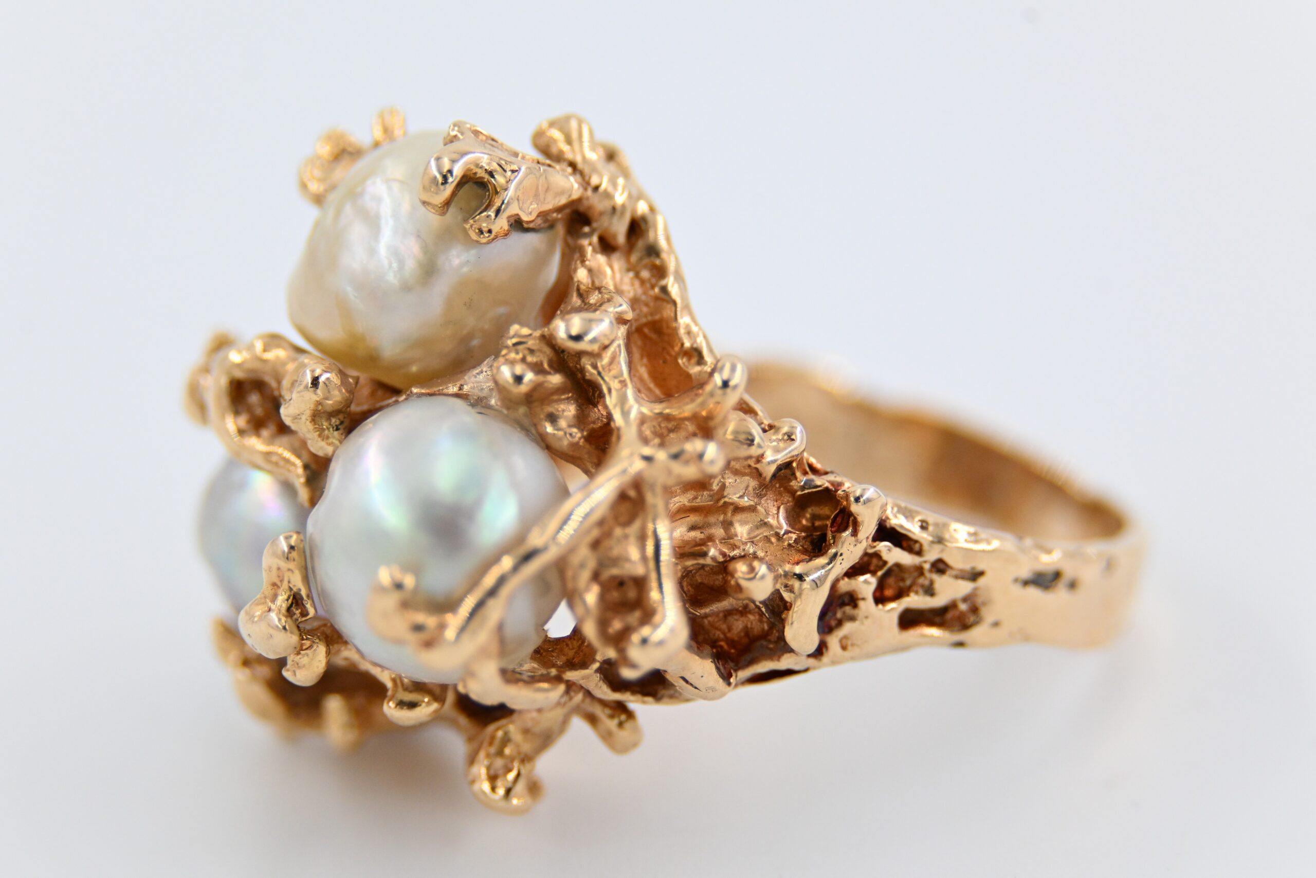 Vintage 18K Yellow Gold Baroque Pearl Cluster Brutalist Cocktail Ring - Image 2