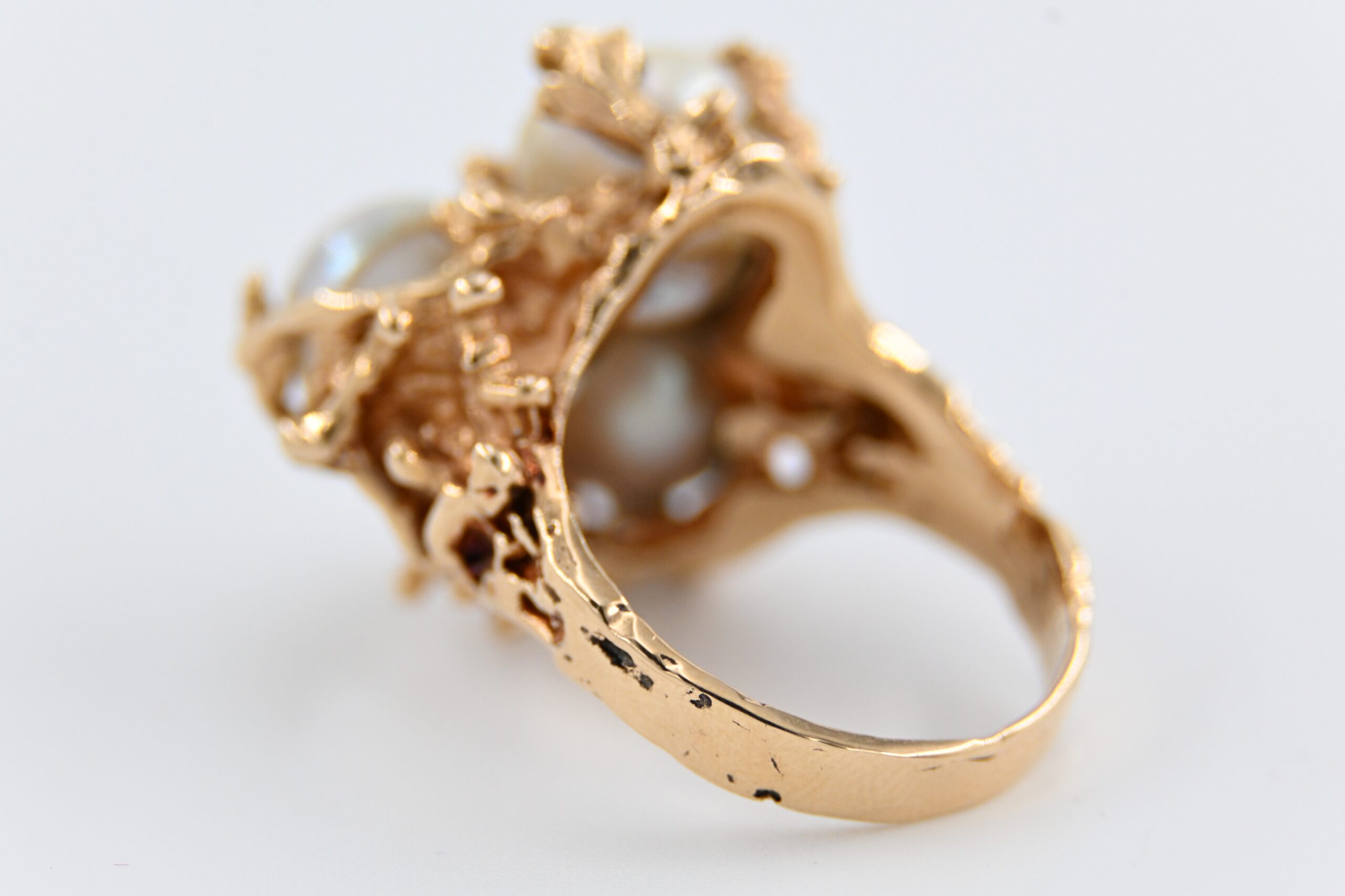 Vintage 18K Yellow Gold Baroque Pearl Cluster Brutalist Cocktail Ring - Image 3