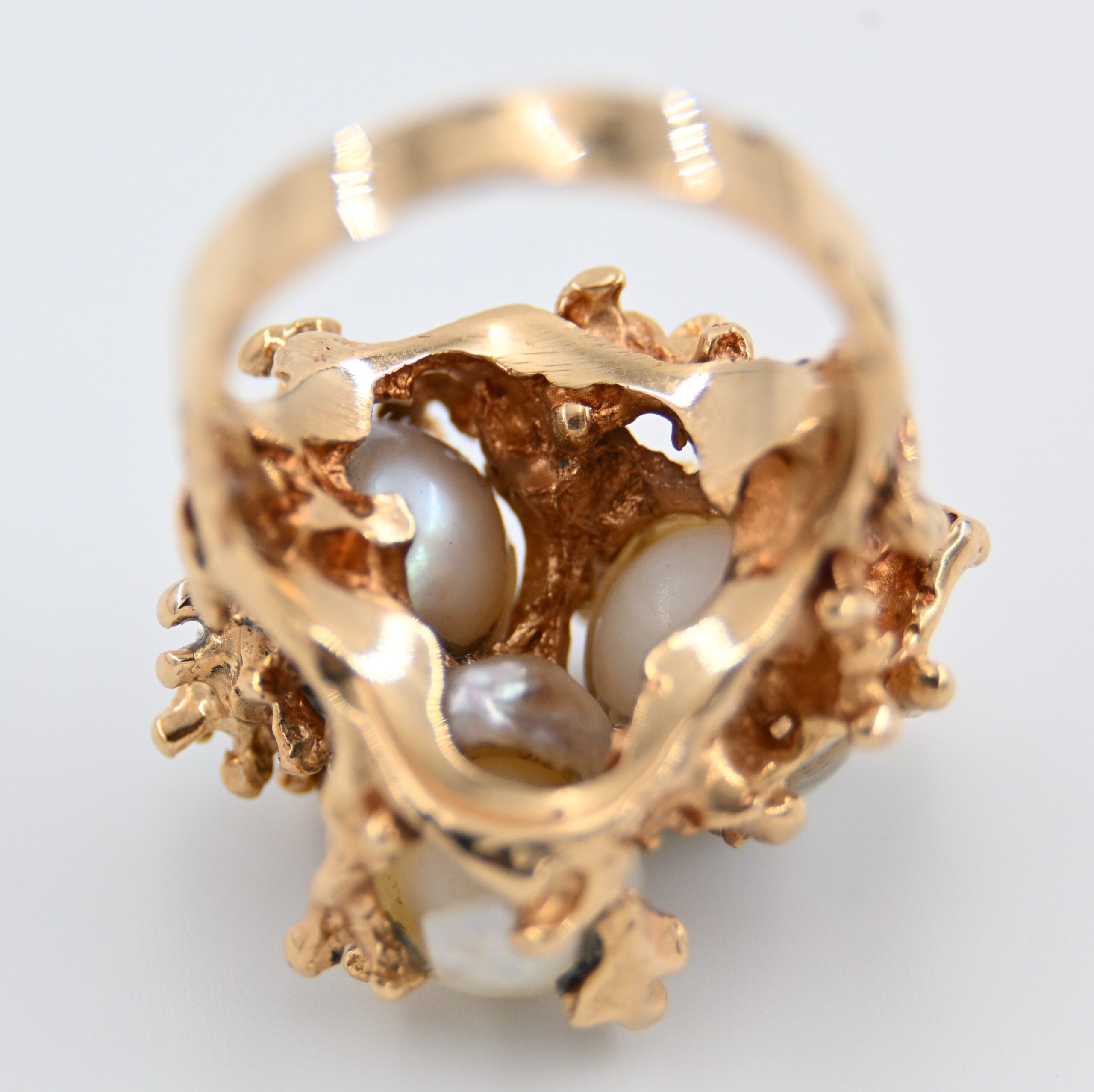 Vintage 18K Yellow Gold Baroque Pearl Cluster Brutalist Cocktail Ring - Image 5