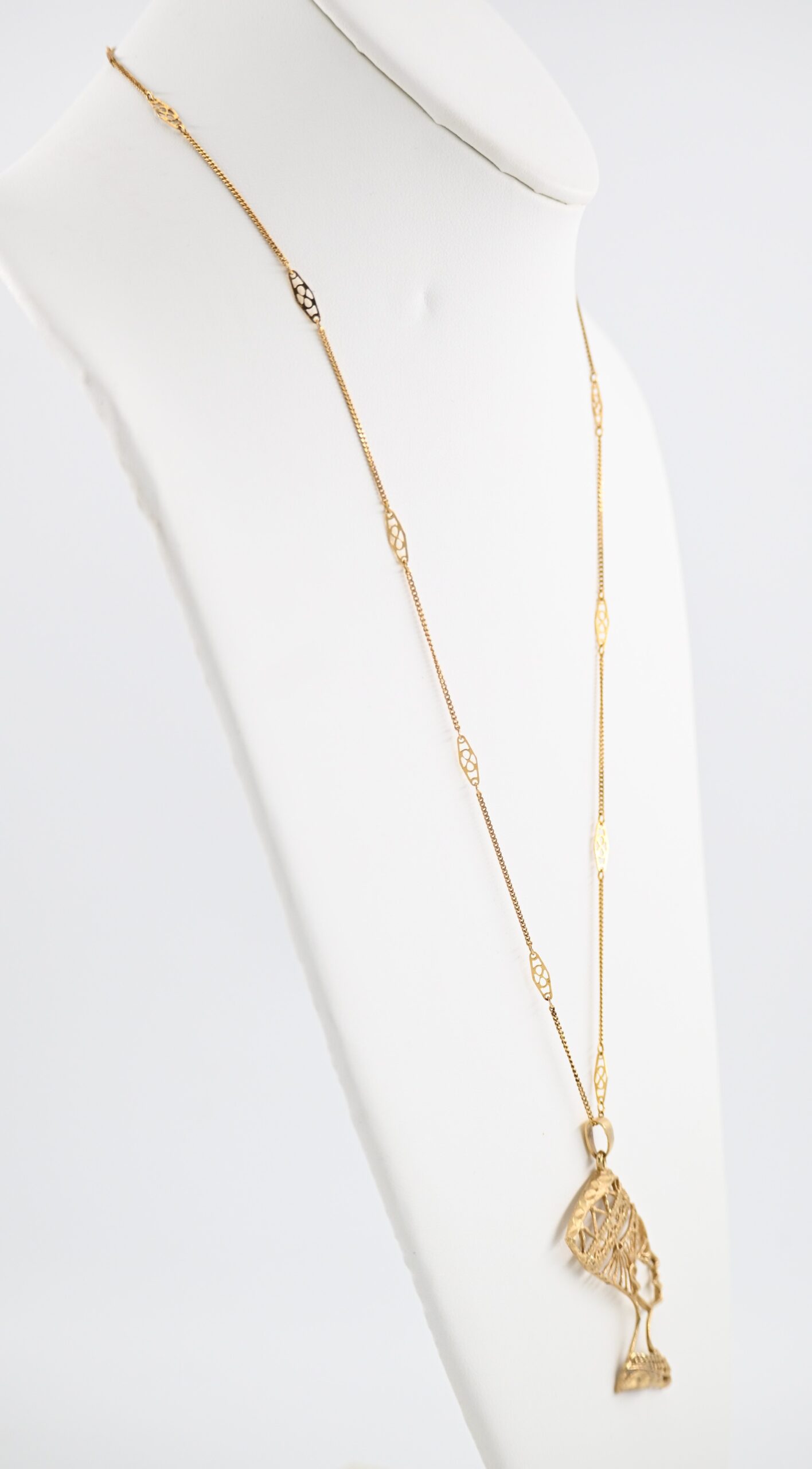 14K Yellow Gold Egyptian Revival Nefertiti Pendant Necklace - Image 4