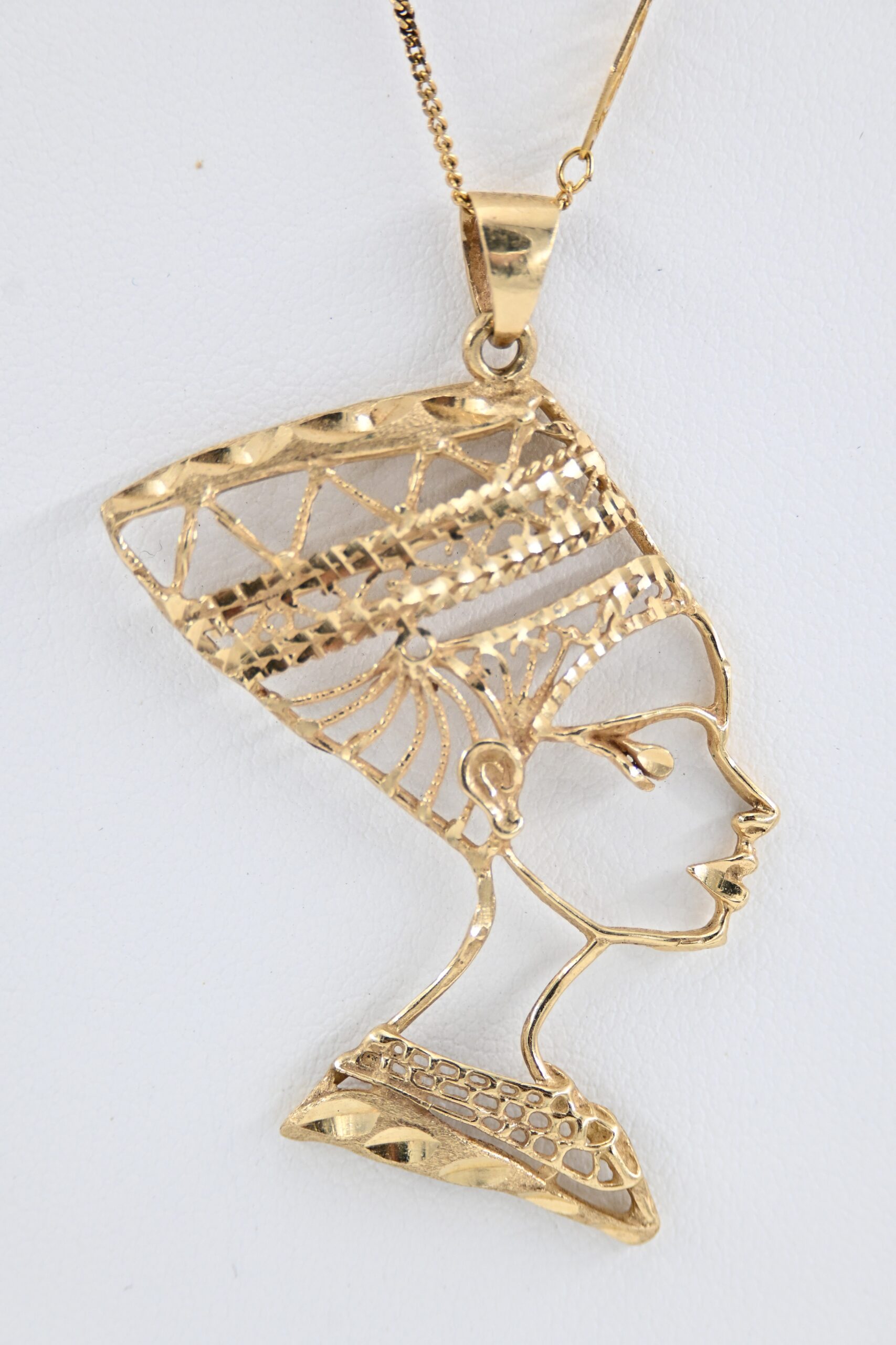 14K Yellow Gold Egyptian Revival Nefertiti Pendant Necklace - Image 5