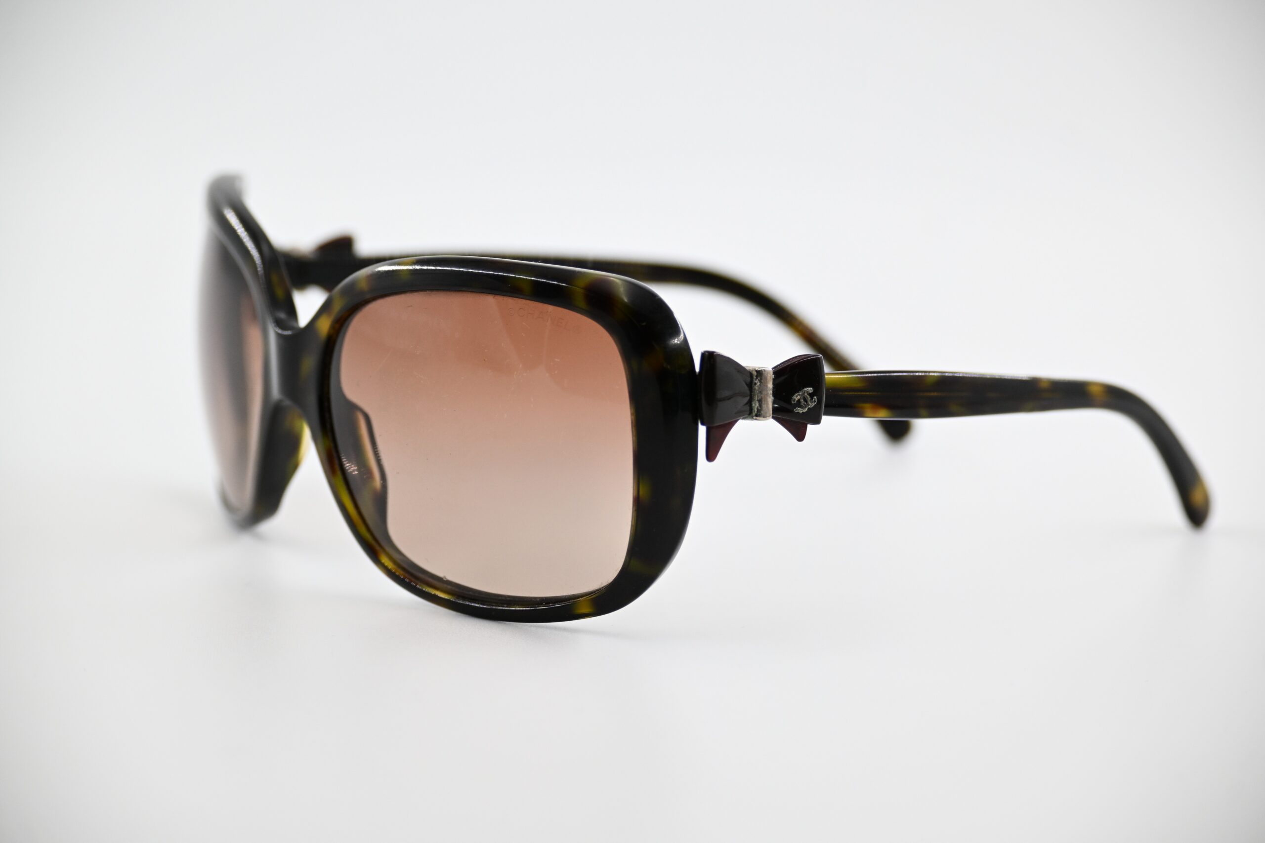 Chanel 5171 Dark Tortoise Oversized Sunglasses with CC Logo Bow Detail - Image 2