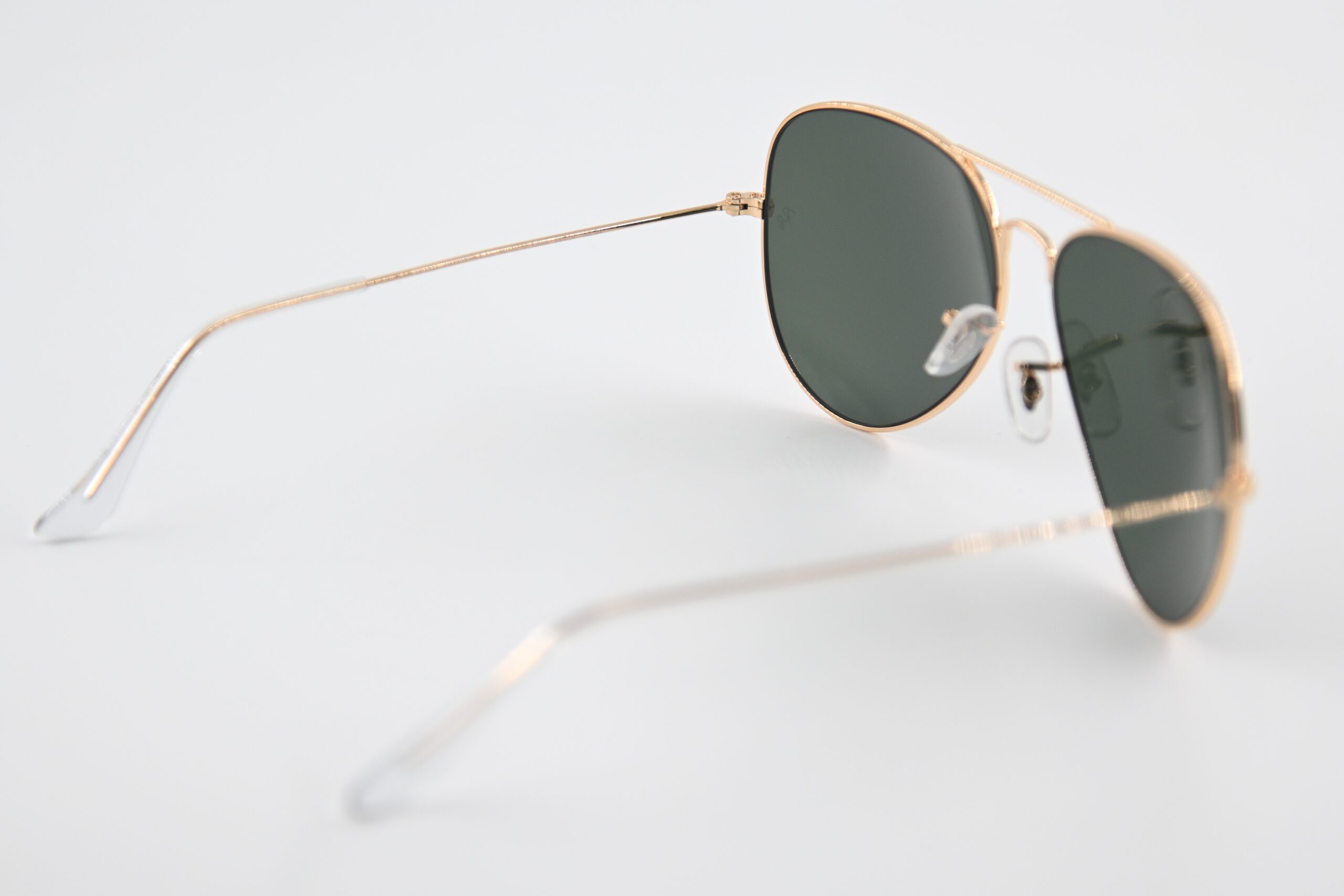 Ray-Ban Aviator Classic Gold Frame Sunglasses with G-15 Green Lenses - Image 5