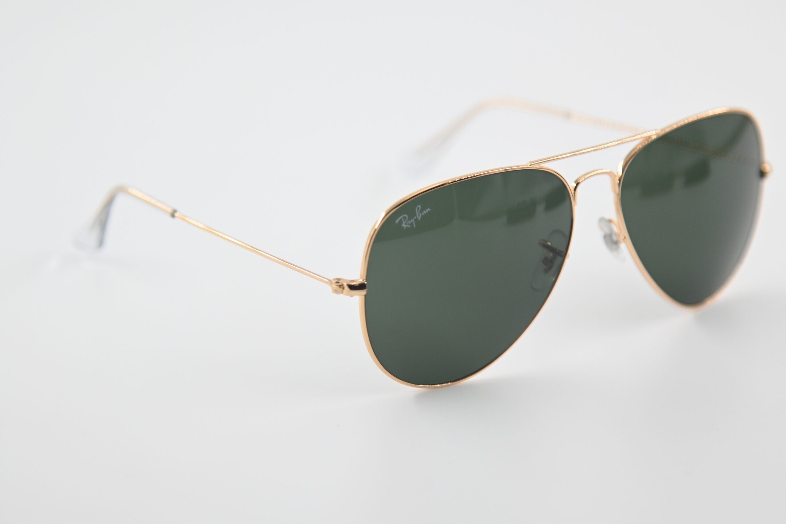 Ray-Ban Aviator Classic Gold Frame Sunglasses with G-15 Green Lenses - Image 6