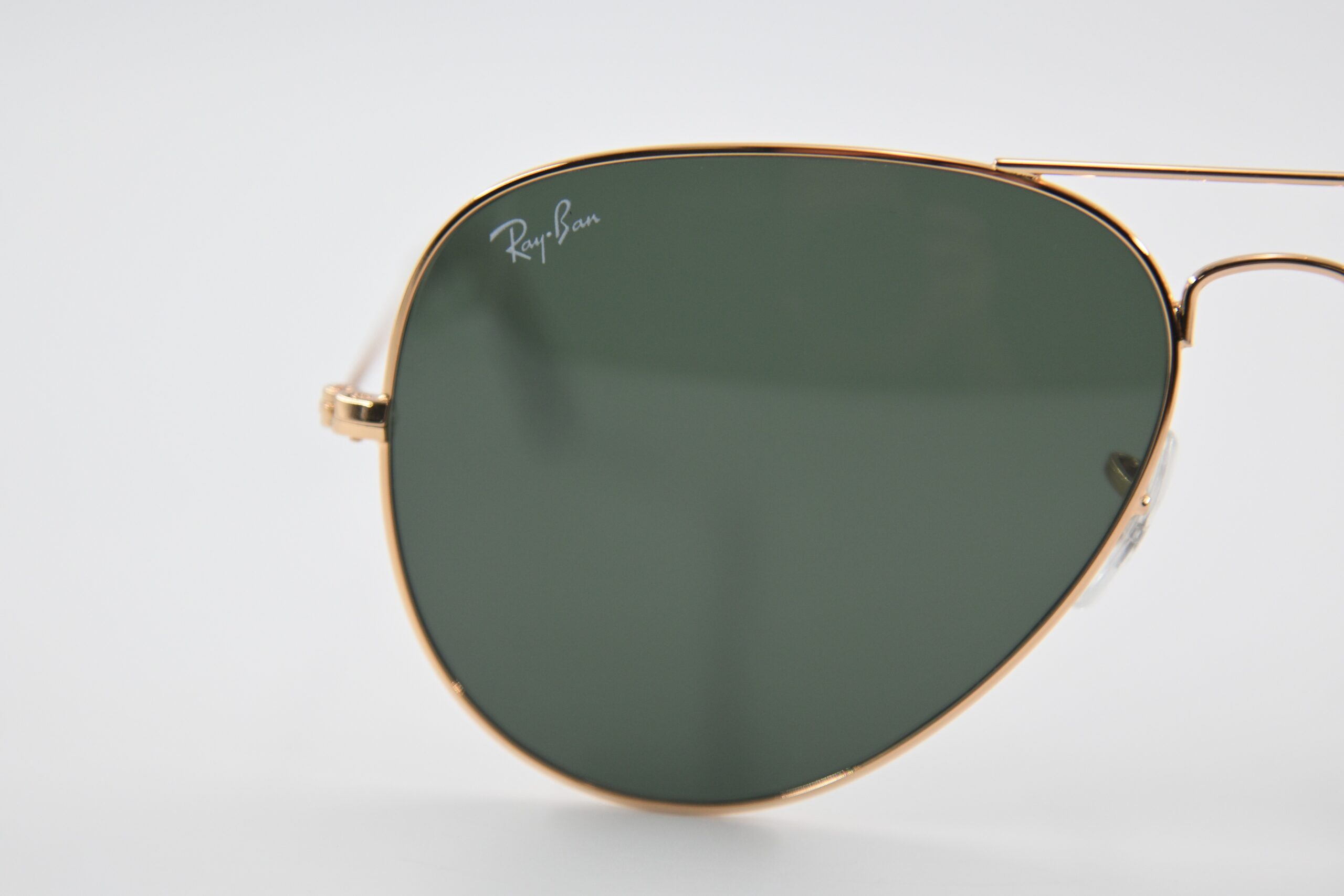Ray-Ban Aviator Classic Gold Frame Sunglasses with G-15 Green Lenses - Image 7