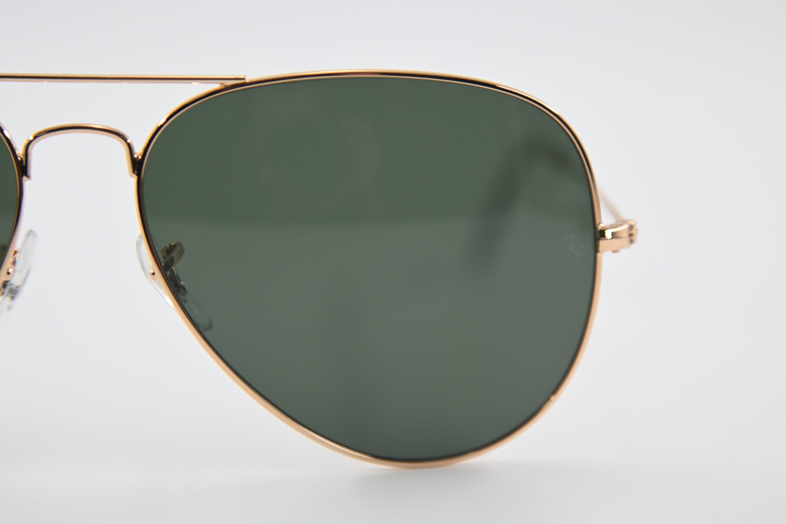 Ray-Ban Aviator Classic Gold Frame Sunglasses with G-15 Green Lenses - Image 8